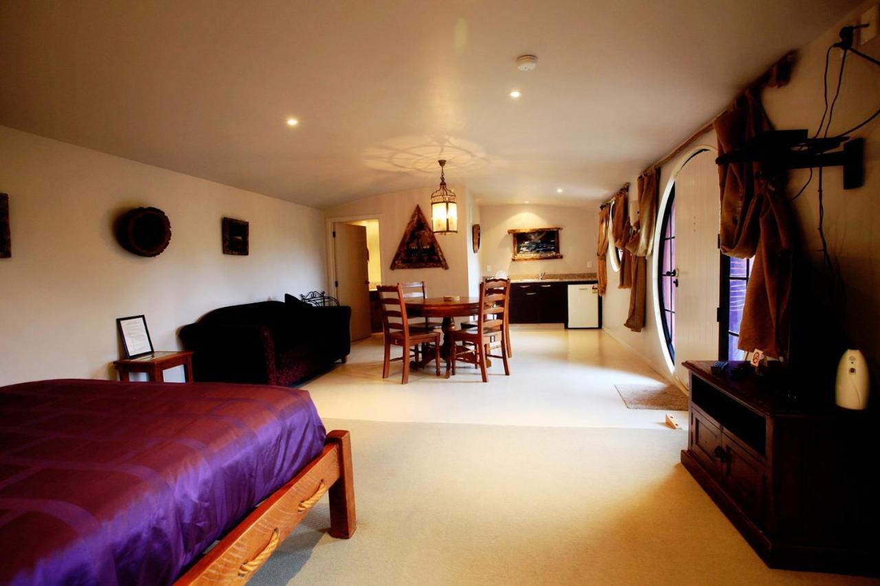Woodlyn Park Motel Waitomo Caves Bagian luar foto